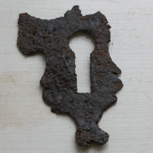 Conserved keyhole escutcheon