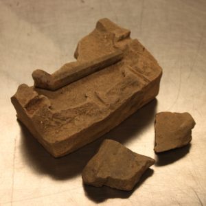 Pipe and pipe saggar fragments