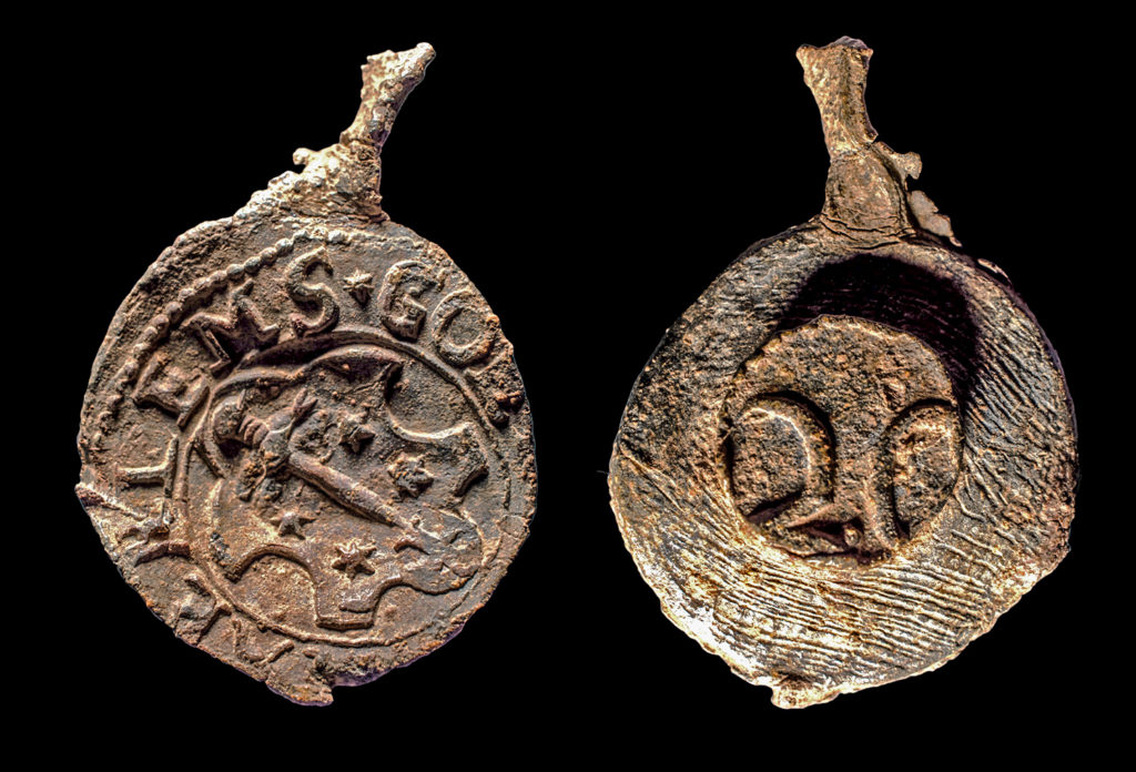 obverse and reverse of a lead seal