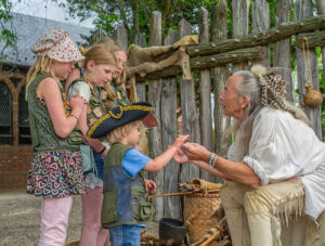 Daniel Firehawk Abbott shares material culture objects similar to those used by the Tidewater Algonquians.