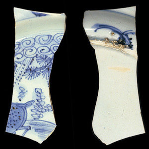 Interior and exterior of a Kraack porcelain sherd with blue handpainted decoration